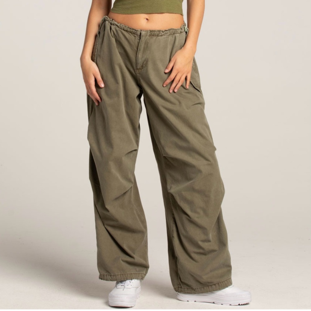 BDG UO Baggy Cargo Pants